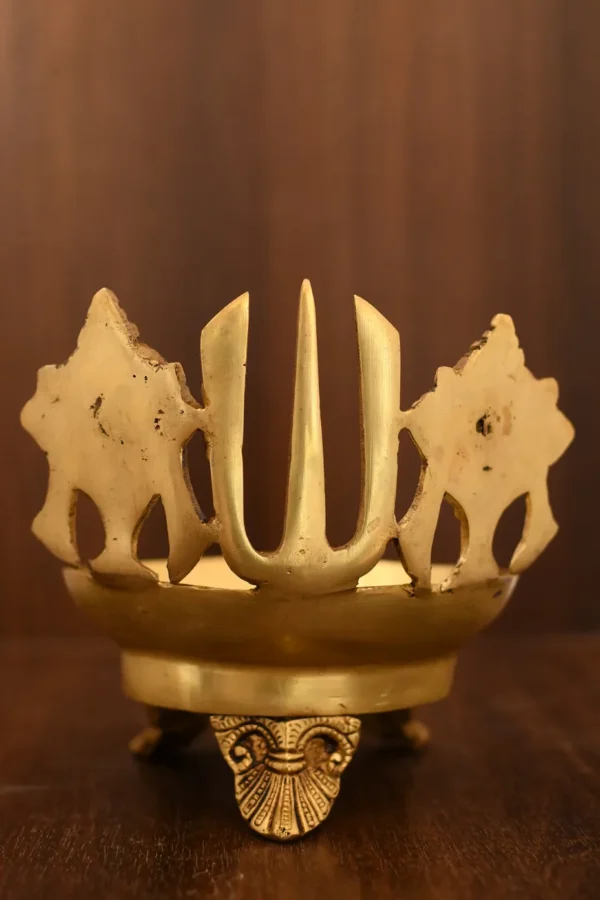 Brass Sangu Sakkaram Lamp - Image 2