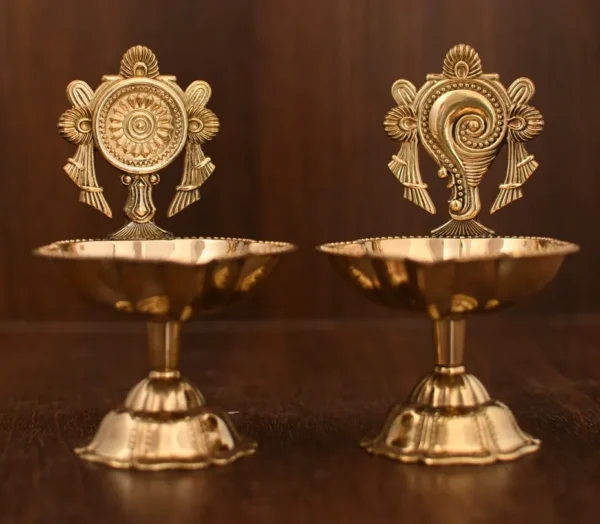 Brass Sangu Sakkram Lamp