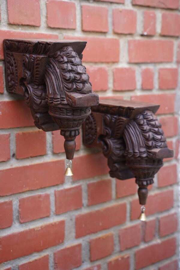 Wooden Boothi