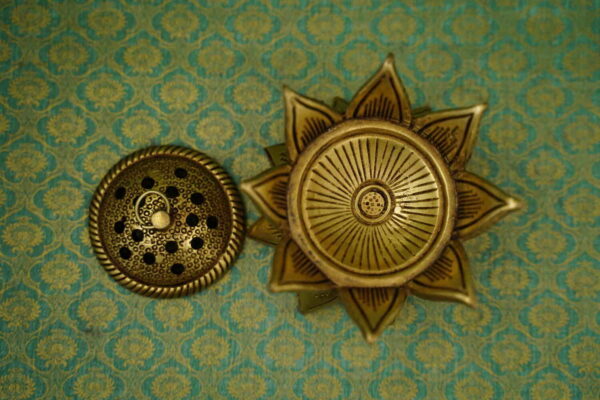 Brass Lotus Dhoop Dani - Image 2